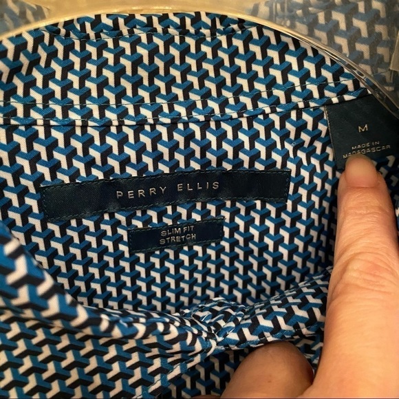 NWT~PERRY ELLIS Men Slim Fit Blue Patterned Button Short Sleeve Top-Medium - Picture 4 of 10